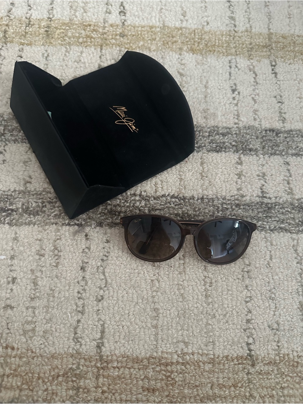 Maui Jim Brown Rounded Cat-Eye Sunglasses with Dark Lenses - Picture 2 of 2